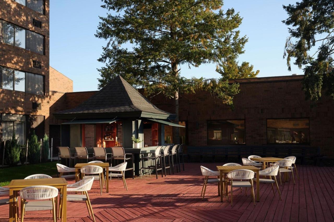 Sheraton Grand Rapids Airport Hotel Cascade Екстер'єр фото