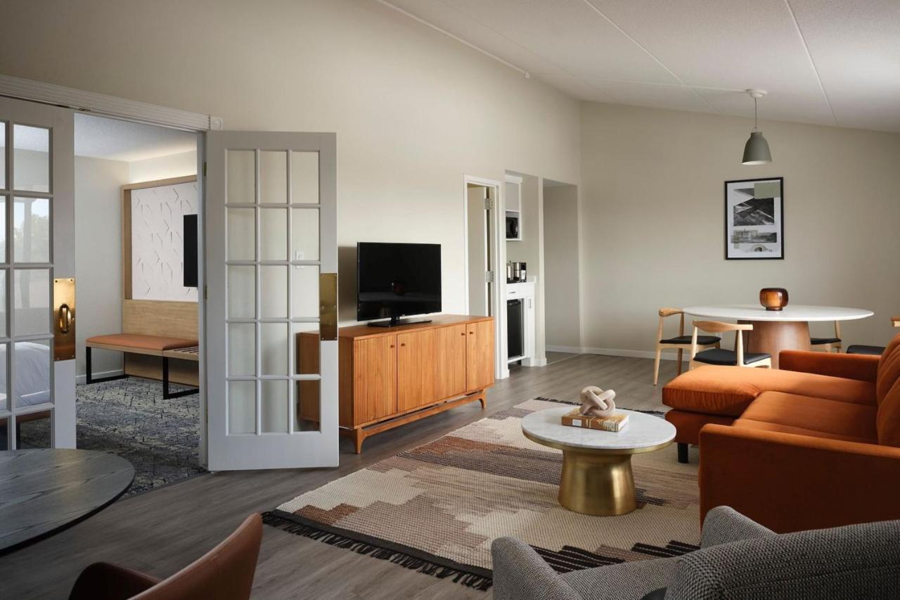 Sheraton Grand Rapids Airport Hotel Cascade Екстер'єр фото