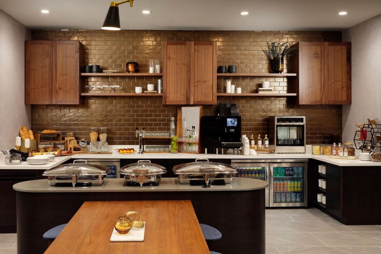 Sheraton Grand Rapids Airport Hotel Cascade Екстер'єр фото