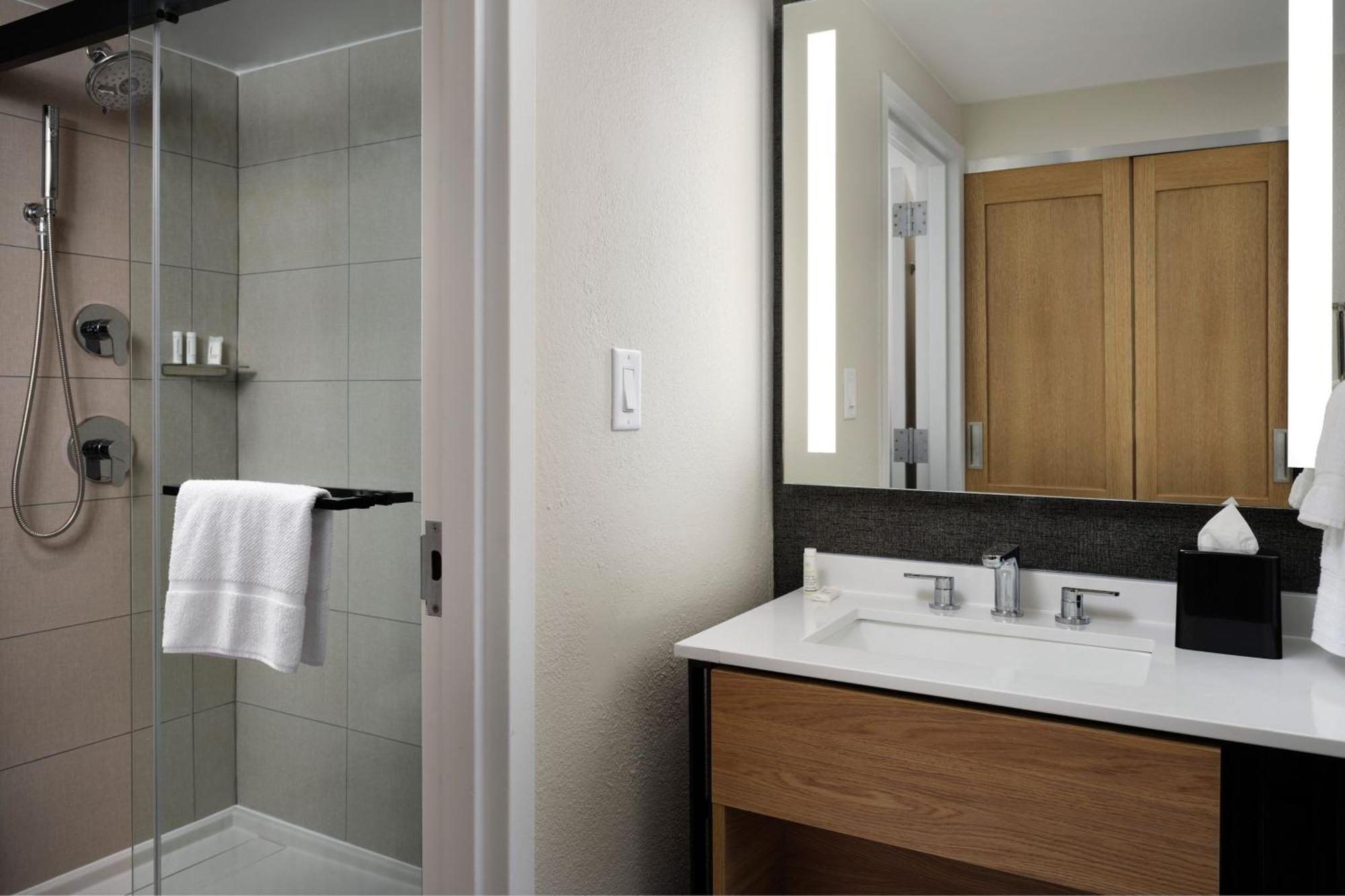Sheraton Grand Rapids Airport Hotel Cascade Екстер'єр фото