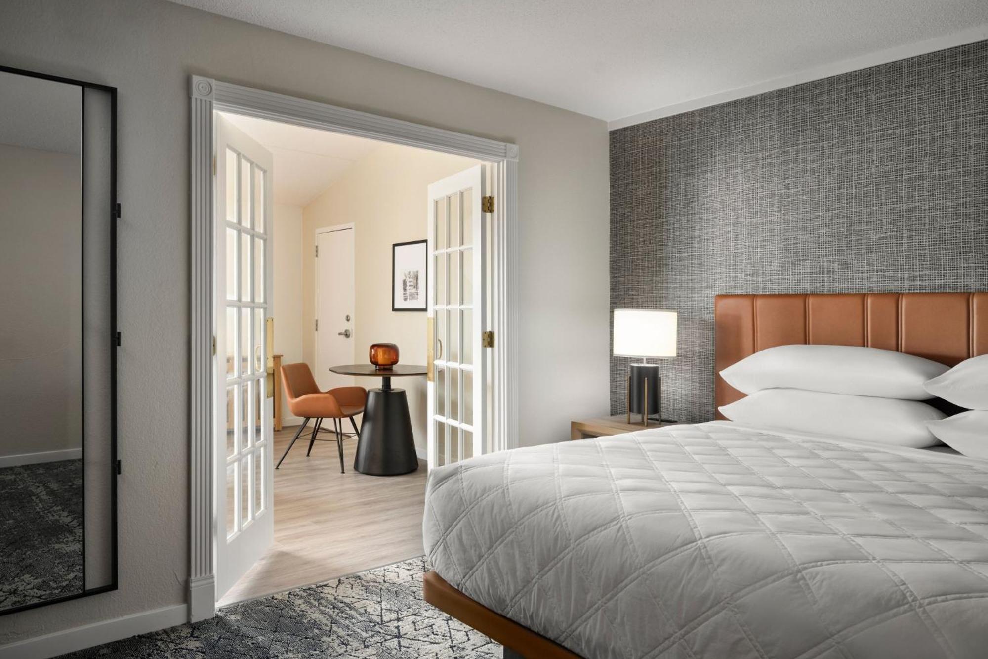 Sheraton Grand Rapids Airport Hotel Cascade Екстер'єр фото