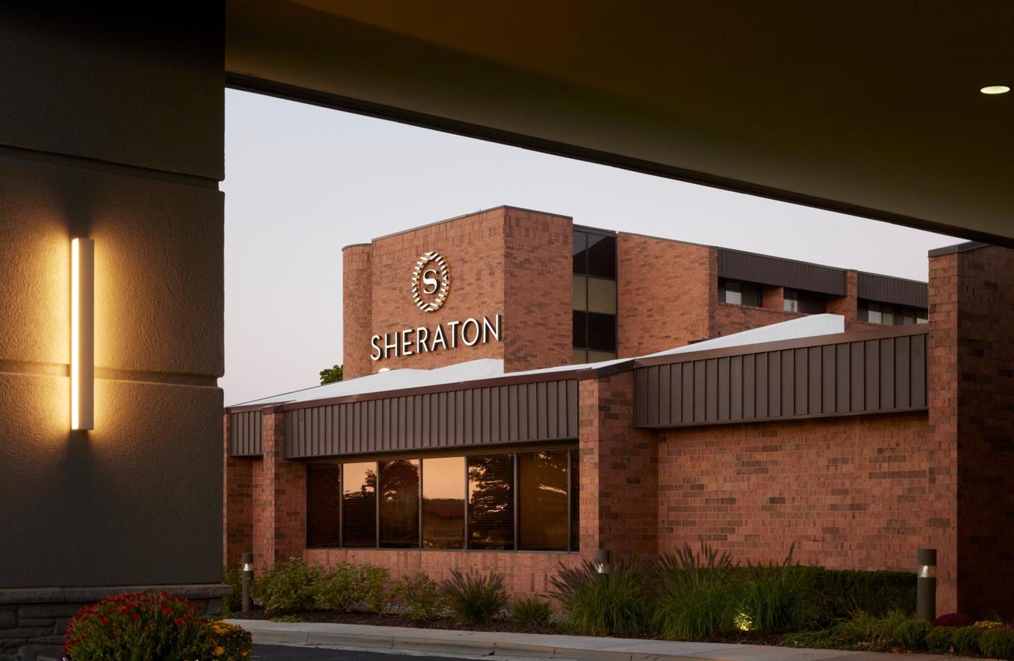 Sheraton Grand Rapids Airport Hotel Cascade Екстер'єр фото