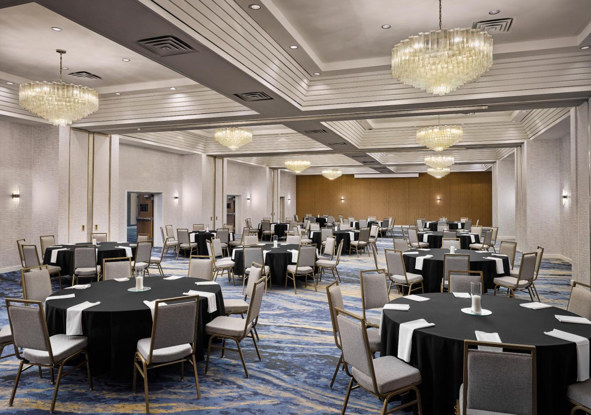 Sheraton Grand Rapids Airport Hotel Cascade Екстер'єр фото