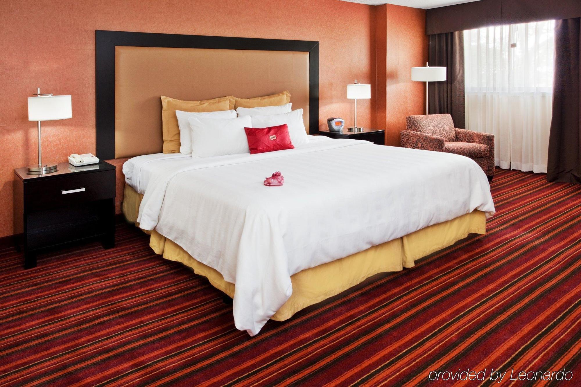 Sheraton Grand Rapids Airport Hotel Cascade Номер фото